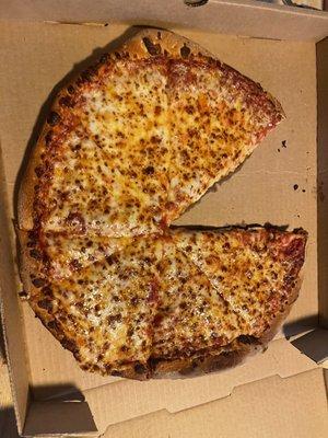 For being a remake you would think they would try to cut the pieces someone evenly and actually give thick crust ‍