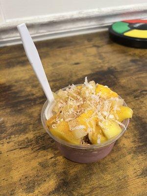 #1. Straw and Banana Acai Bowl