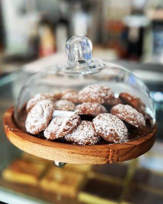 Chocolate hazelnut wedding cookies