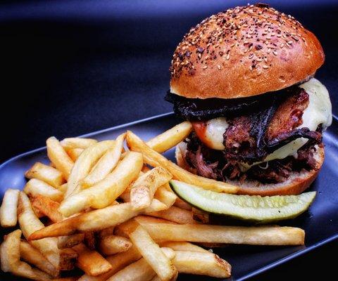 The Smoke Burger
Sirloin Patty, House Smoked Brisket, Bacon Slab, Cherry BBQ, White Cheddar