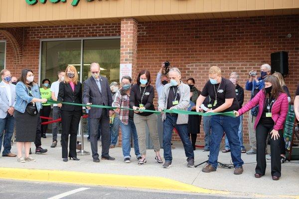 Ribbon Cutting at new location 927 W. 7th St.