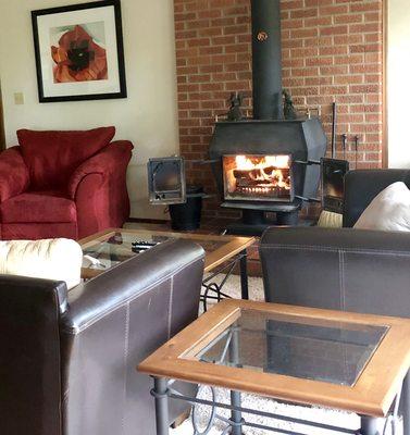 Living area in the Dogwood Cabin