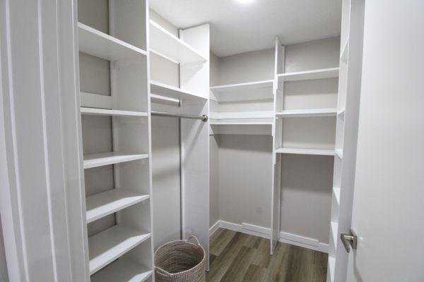 Oxnard Terrace offers ample closet space in each unit, providing you with plenty of storage for your belongings.