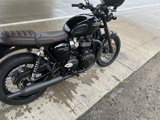 Brand new Bonneville Black T120