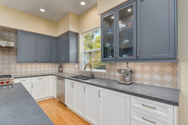 Colorful backsplash tile in Omega Cabinetry kitchen remodel, Dos Vientos