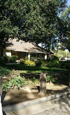 Hinds Hospice - Fresno
 Front grounds