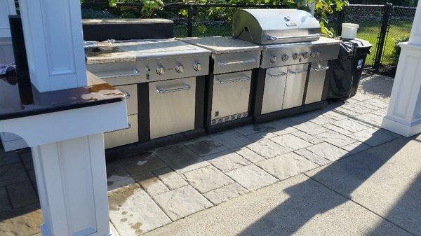 Outdoor kitchen