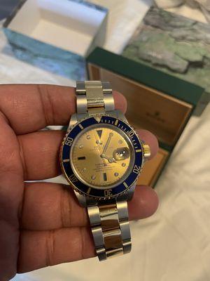 Submariner with champagne serti dial.  A classic.  This picture doesn't do it justice.