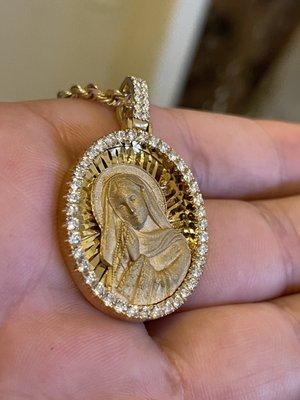 Virgin Mary Pendant with Diamonds Virgen de Guadalupe con Diamantés