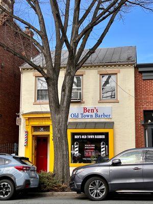 Great place for mens haircut and beard trim. Friendly staff.