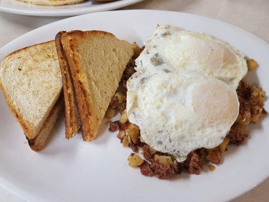 The corn beef and hash was finely shaven and the sweet peppers were a awesome addition!