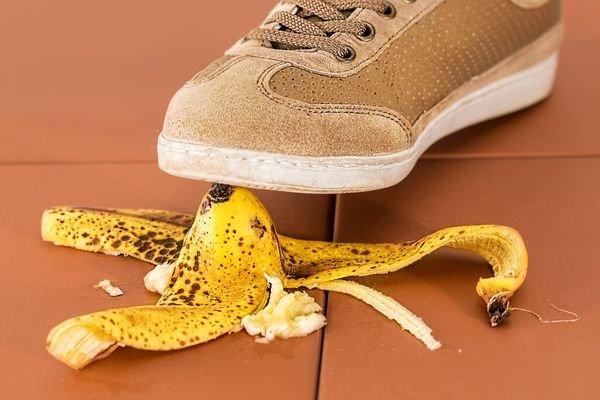 Slips and Falls - Personal Injury Attorney in Encino - Jonathan Daks Law Firm