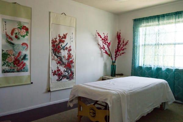 Santa Fe Excellent Massage cozy and relaxing room