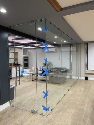 Commercial Interior Glass Partition w/ Single Door using CRL Hydraulic Patch Hinge - 24" Ladder Pull Handle - 1/2" Clear Tempered Glass