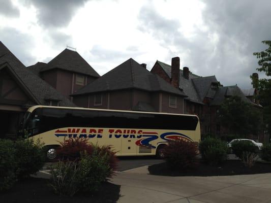 Wade Tours in front of Belhurst Castle.