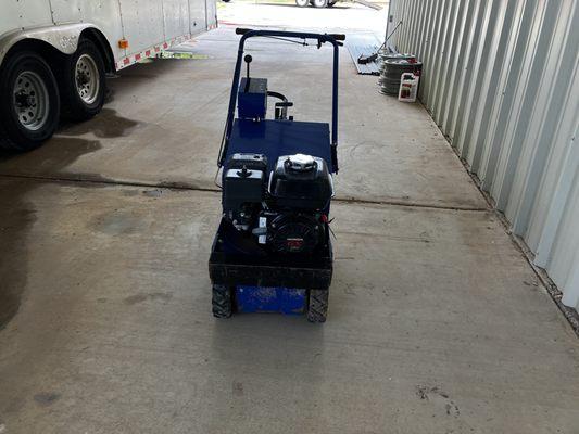 Blue bird SC550 18" 4WD Sod cutter for sale. Brand new blade installed, less than 24hr total usage.
 Scott Stearns (432) 994-4983