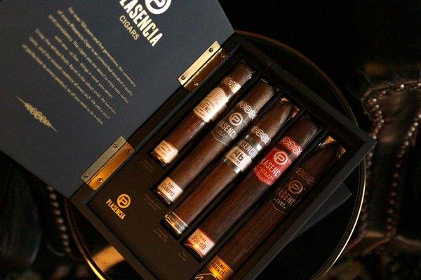 Plasencia Sample Box