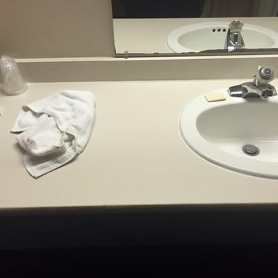 We arrived with a used towel and soap in our room