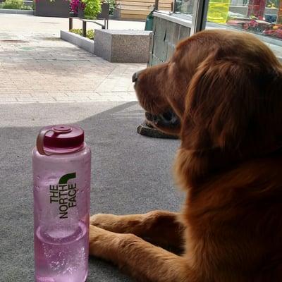 Riley is cooling down with a gigantic 1.5 liter Nalgene!