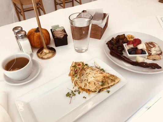 Veggie omelette and sides plate