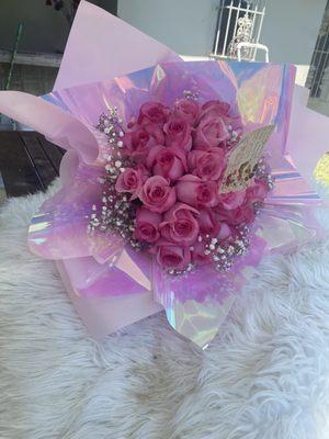 Bouquet of 25 roses wrapped in Korea paper