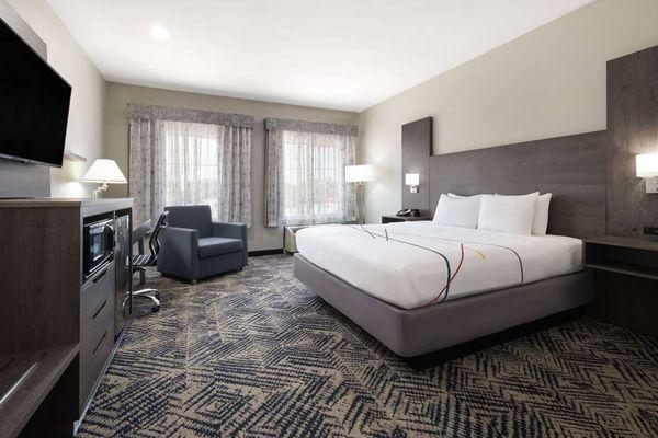 La Quinta Inn & Suites By Wyndham Tulsa Airpt / Expo Square