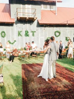 Our outdoor wedding reception at Montesino Ranch. Photo : @featherandtwine