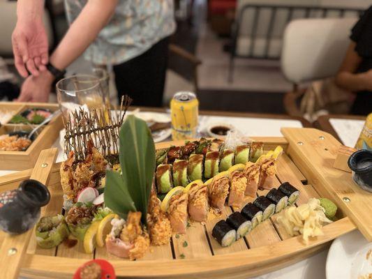 Sushi roll boat