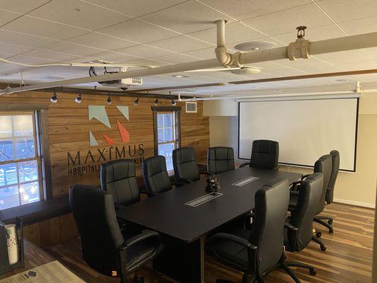 The Boardroom
 
 Seating Capacity: 10-20 guests
 
 Event Options:
 Meetings
 Seminars
 Classes
 Corporate events
 Networking Mixers