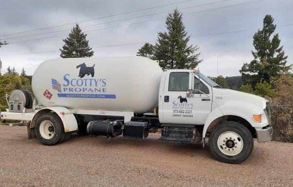 Wave to our drivers whenever you see a Scotty's delivery truck!