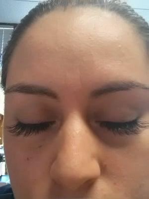 Full-set eyelash extensions by Oliya.