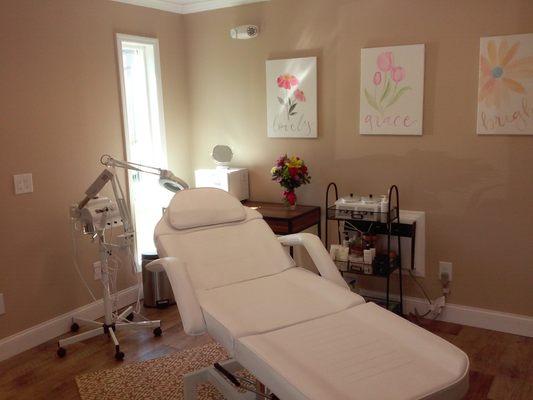 New addition!  Treasa Skin and Wax .. Facials, Lash extensions and Spray Tan