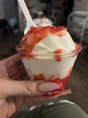 Strawberry sundae