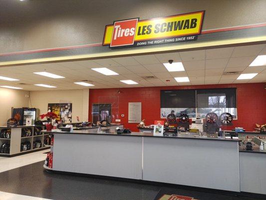 Les Schwab Tire Center