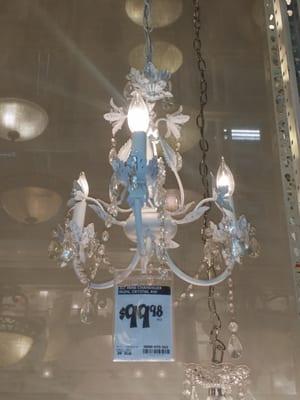 Must have this chandelier for my daughter's room!