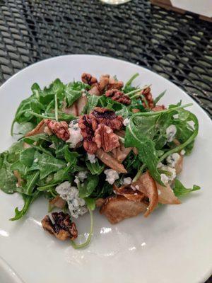 Pear and arugula salad