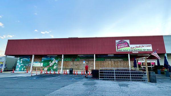 The front of the storage is before closing time