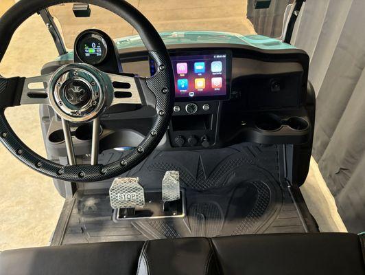 Custom Steering Wheel and Apple car play