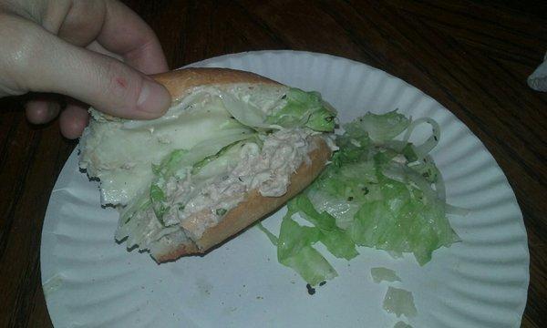 Really? $7.00 and hardly any tuna? I got a lettuce sub with some tuna as a condiment. Nice! Thanks, ya cheap a**es!