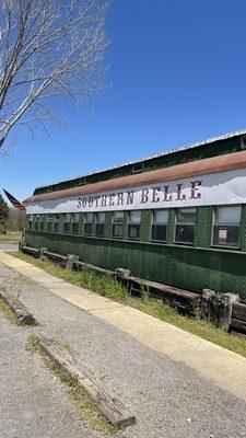 Train car diner!