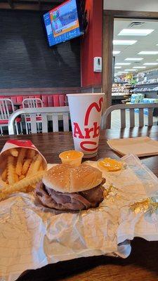 Beef and cheddar regular bun medium-sized. Fresh crinkle fries no salt cuppa cheese Coke zero yummers!