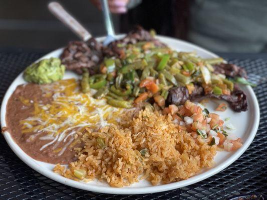 Carne with veggies and cactus