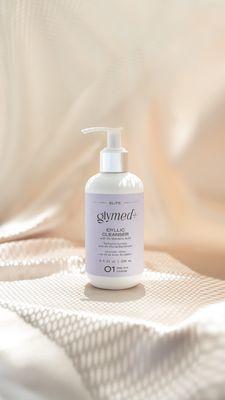 Idyllic cleanser with 3% Mandelic acid. One of my absolute favorite Glymed cleansers!