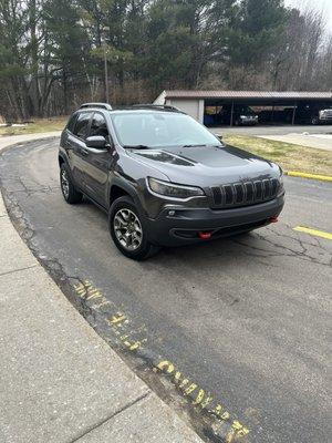 My 2020 Jeep Cherokee Trailhawk looking clean thanks to Green Mitt.