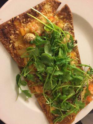 Mushrooms and arugula flatbread