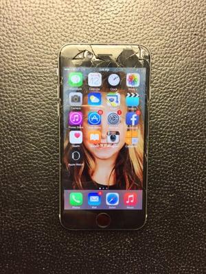 Customers iPhone 6 crack screen