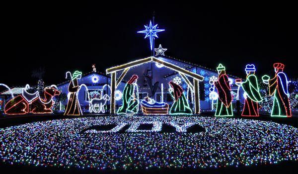 Most amazing holiday lights that I have ever seen!