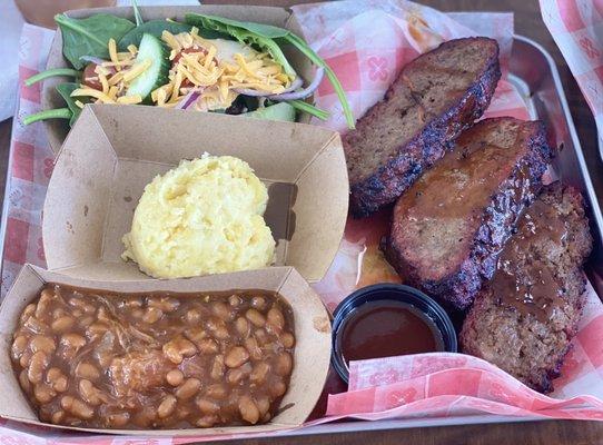 Smoked Meatloaf Baked Beans Mash potatoes