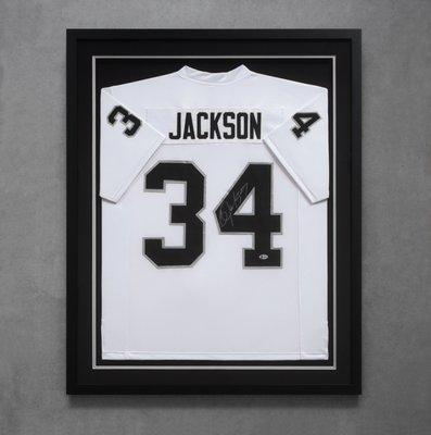 Bo knows football! Signed Bo Jackson LA Raiders jersey