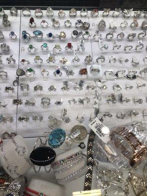 Rings for Sale / Annillos de todas medidas